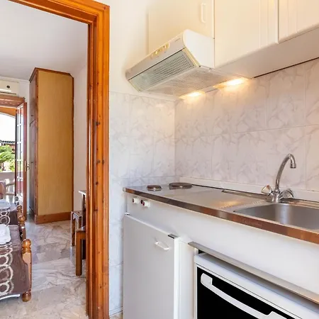 Mires House Side Ground Floor 4 דירה *