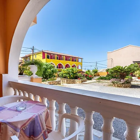 Daire Mires House Side Ground Floor 4 *