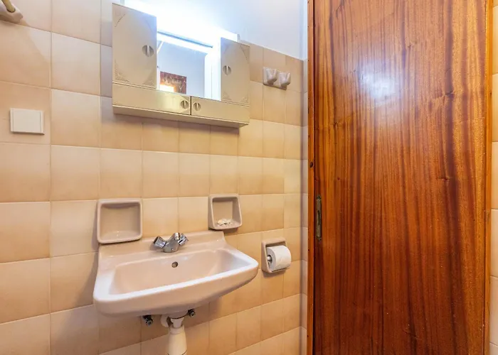 Mires House Side Ground Floor 4 شقة