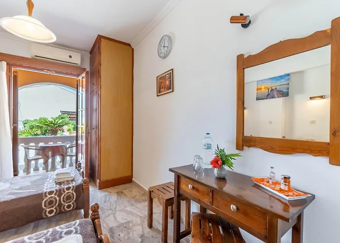 Mires House Side Ground Floor 4 *