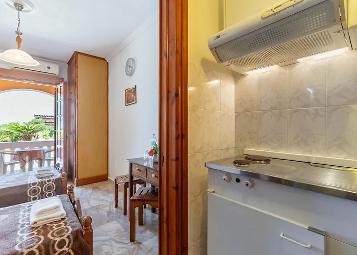 Apartament Mires House Side Ground Floor 4 *